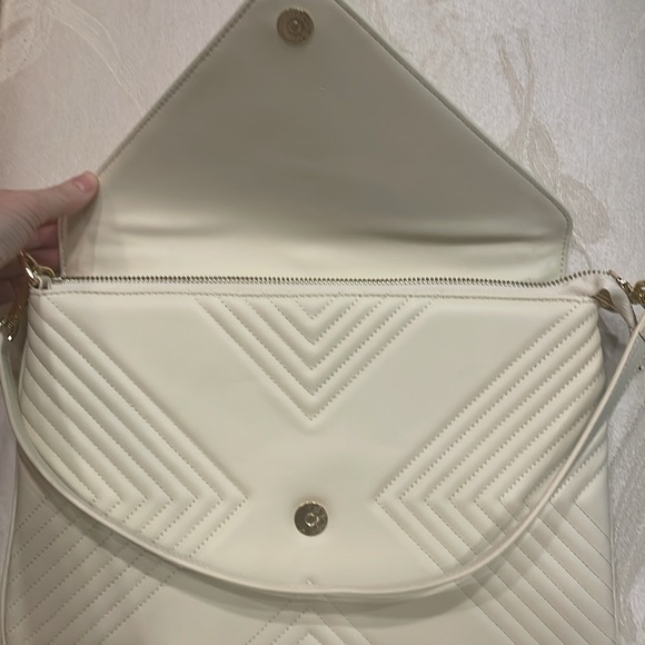 G’Juan Xavier Uptown Mini - Vintage Cream w/ Burgundy Interior - Picture 4 of 6